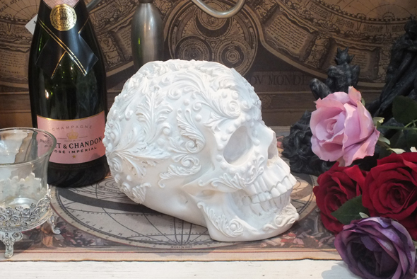 ロココスカル ホワイトフラワー スカルヘッド Rococo White Floral Skull Statue 