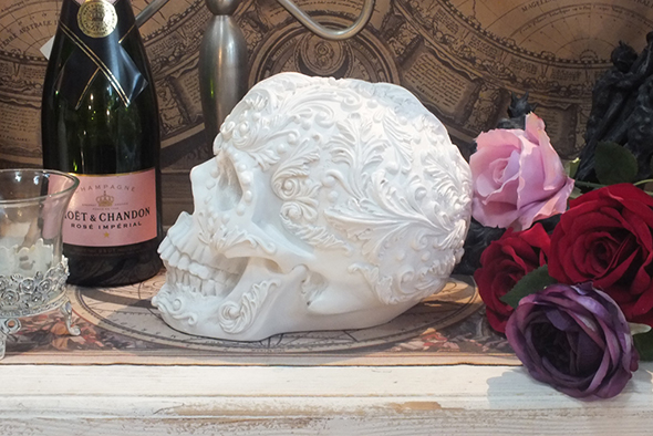 ロココスカル ホワイトフラワー スカルヘッド Rococo White Floral Skull Statue 