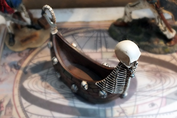スケルトンスカル カロンの船オブジェ Charon’s Ferry Figurine Boat 