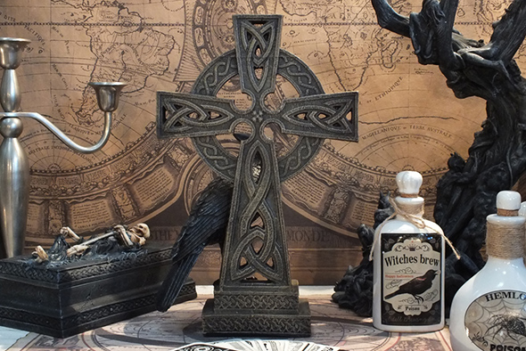 レイヴンオンセルティッククロス スタチュー(像) Celtic Cross with Raven Statue