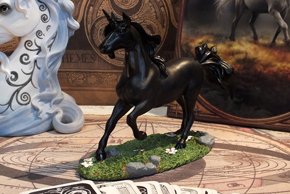 ユニコーンスタチュー ブラック Unicorn Black Statue