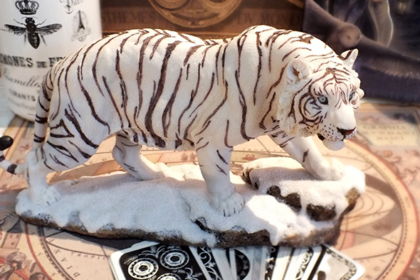 ホワイトタイガー スタチュー アニマルフィギュア White Tiger Statue Animal Figurine