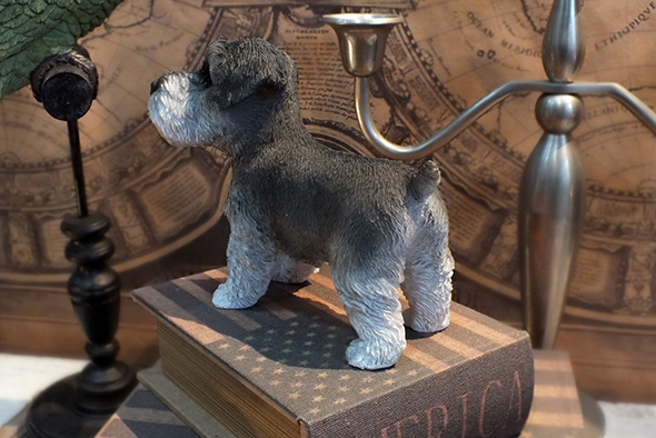 ミニチュア シュナウザー フィギュア/小犬の置物 Miniature Schnauzer figurine Dog Statue