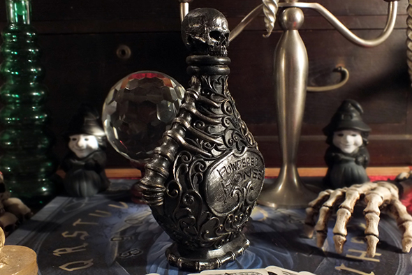ゴシックスカルパウダーボーン ポイズンボトル(毒瓶)装飾オブジェ Gothic Skull Powdered Bones Poison Bottle