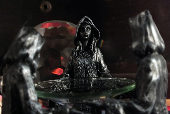 マザーメイデントリプル女神(3魔術師)オイルバーナー オブジェ Triple Goddess Maiden Mother Crone Oil Burner Figurine