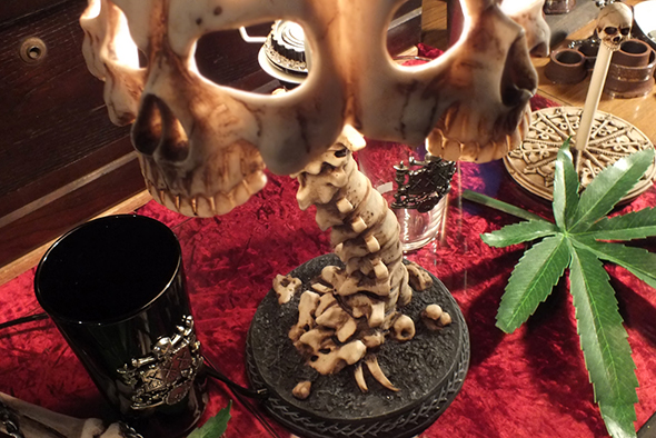スカルテーブルランプ スカルフェイスシェード Skull Table Lamp Gothic Skull Face Shade  